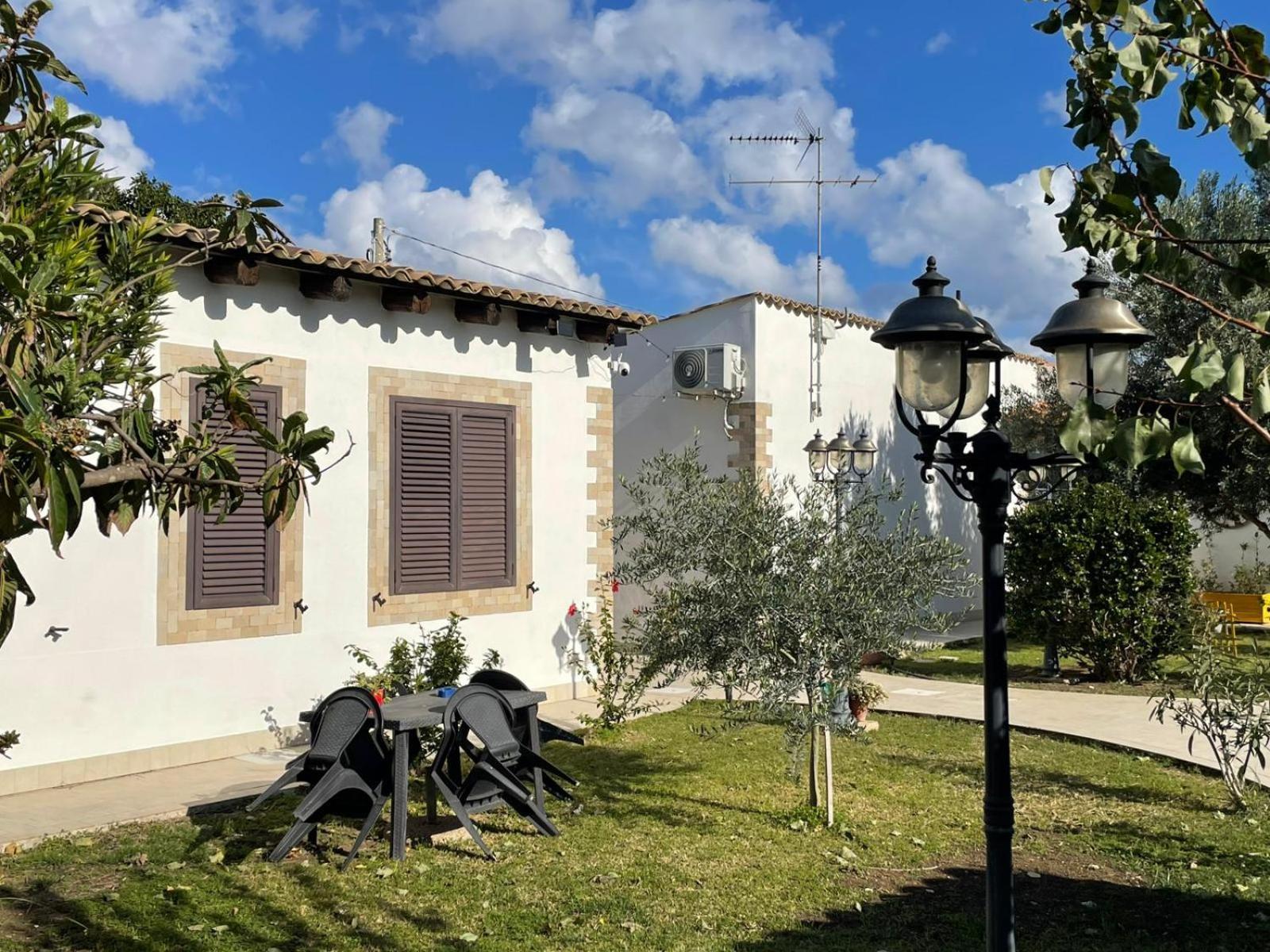 Le Case Al Quadrato Syracuse Bagian luar foto